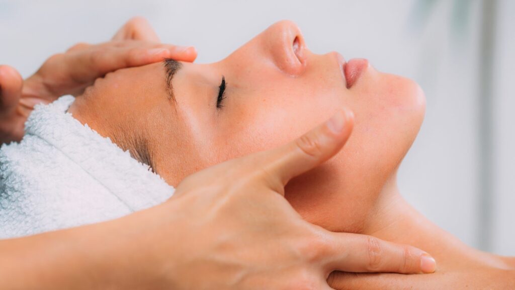 ¿Cuáles son Los Beneficios del Rejuvenecimiento Facial? rejuvenecimiento-facial-blog-5-1024x576